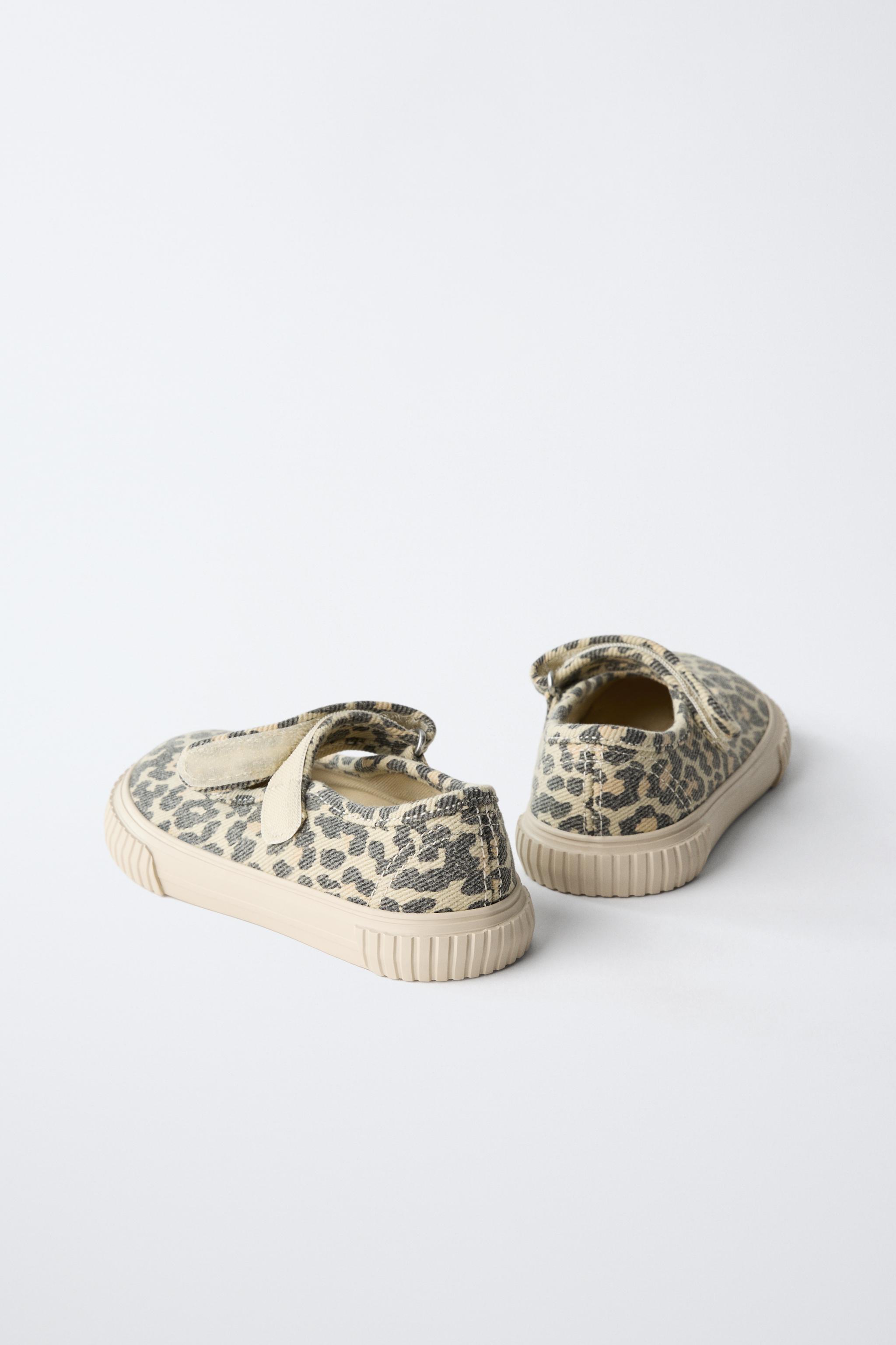 ANIMAL PRINT BAREFOOT SNEAKERS